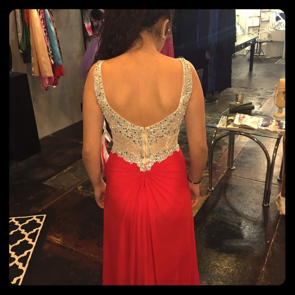 GORGEOUS DRESS!!!